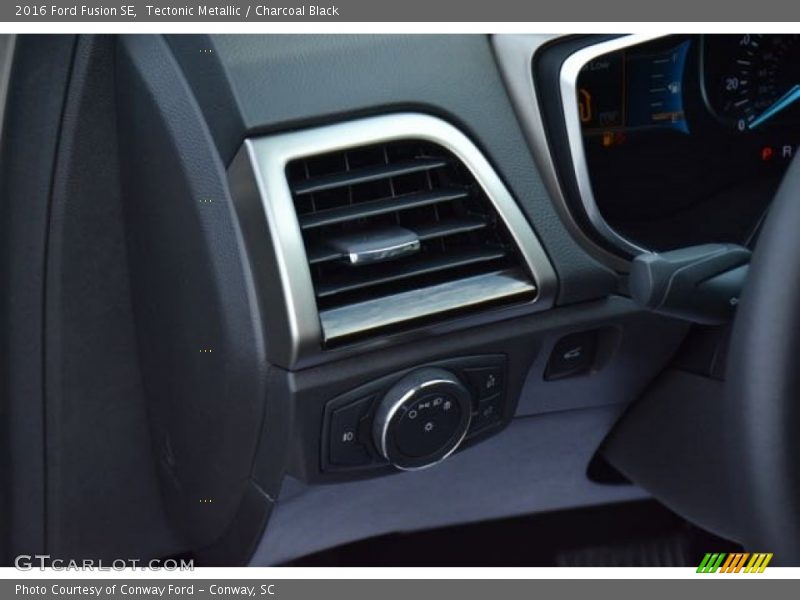 Tectonic Metallic / Charcoal Black 2016 Ford Fusion SE