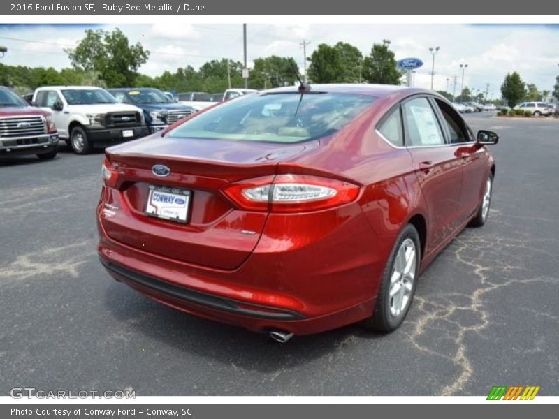Ruby Red Metallic / Dune 2016 Ford Fusion SE