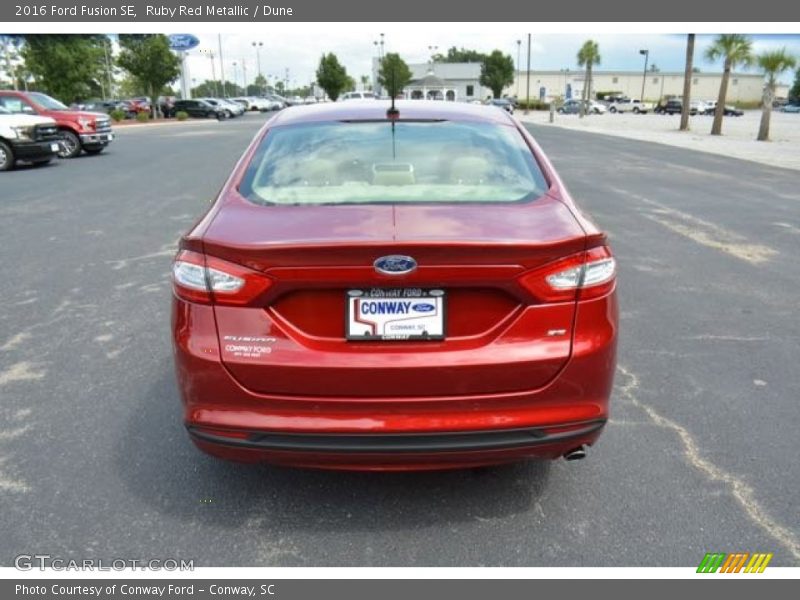 Ruby Red Metallic / Dune 2016 Ford Fusion SE