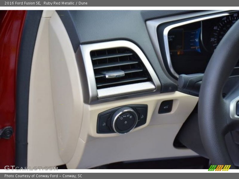 Ruby Red Metallic / Dune 2016 Ford Fusion SE