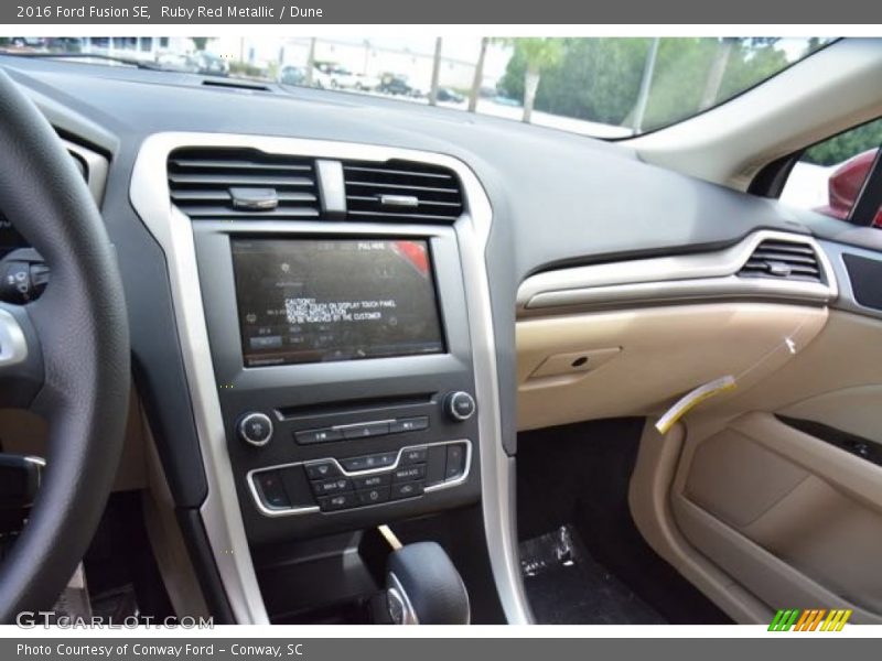 Ruby Red Metallic / Dune 2016 Ford Fusion SE
