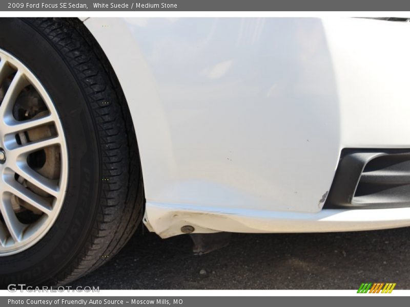 White Suede / Medium Stone 2009 Ford Focus SE Sedan