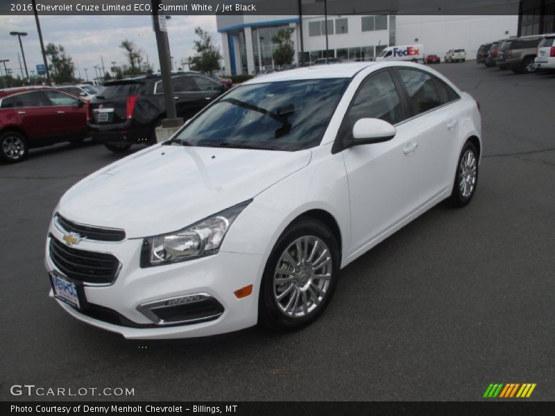 Front 3/4 View of 2016 Cruze Limited ECO