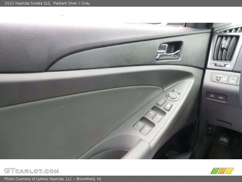 Radiant Silver / Gray 2013 Hyundai Sonata GLS