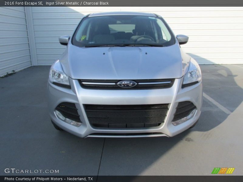 Ingot Silver Metallic / Charcoal Black 2016 Ford Escape SE