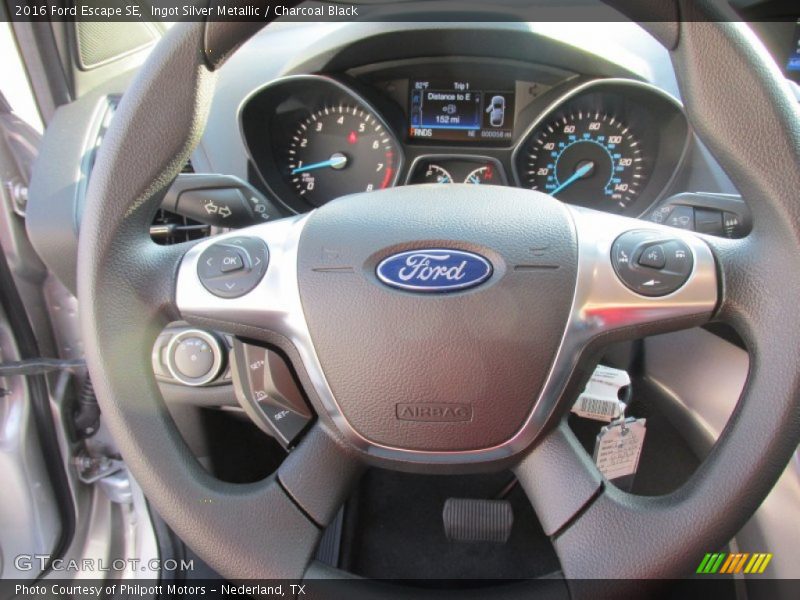 Ingot Silver Metallic / Charcoal Black 2016 Ford Escape SE