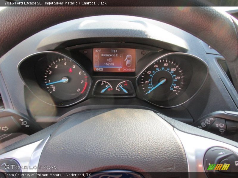 Ingot Silver Metallic / Charcoal Black 2016 Ford Escape SE
