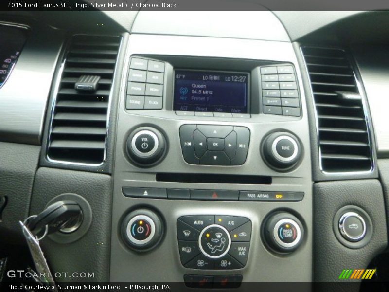 Ingot Silver Metallic / Charcoal Black 2015 Ford Taurus SEL