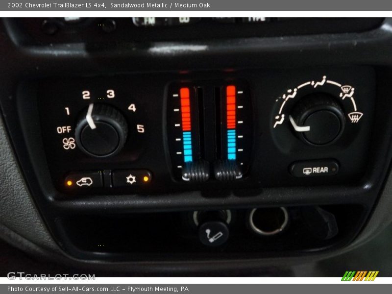 Sandalwood Metallic / Medium Oak 2002 Chevrolet TrailBlazer LS 4x4