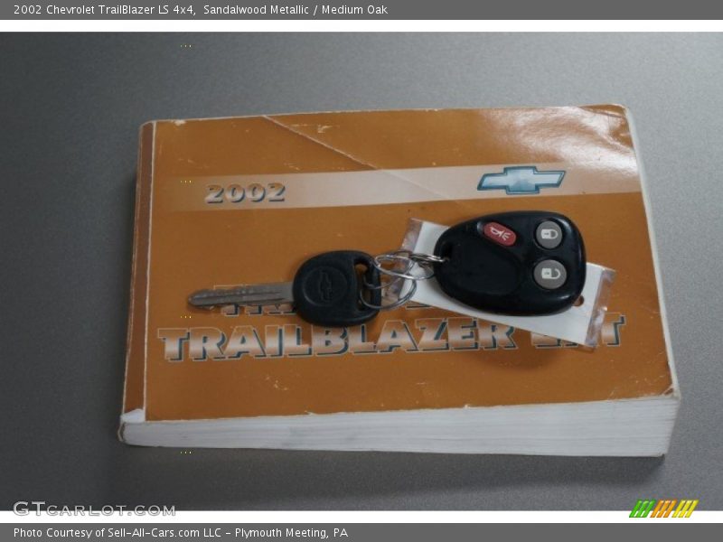 Sandalwood Metallic / Medium Oak 2002 Chevrolet TrailBlazer LS 4x4