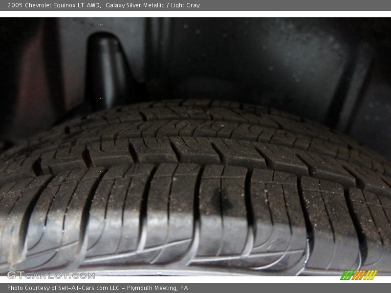 Galaxy Silver Metallic / Light Gray 2005 Chevrolet Equinox LT AWD