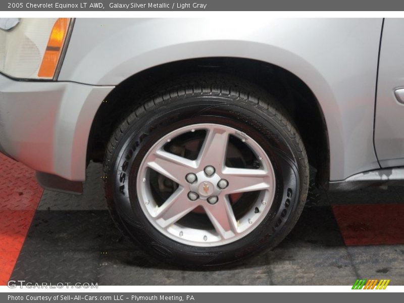 Galaxy Silver Metallic / Light Gray 2005 Chevrolet Equinox LT AWD