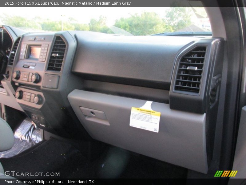 Magnetic Metallic / Medium Earth Gray 2015 Ford F150 XL SuperCab