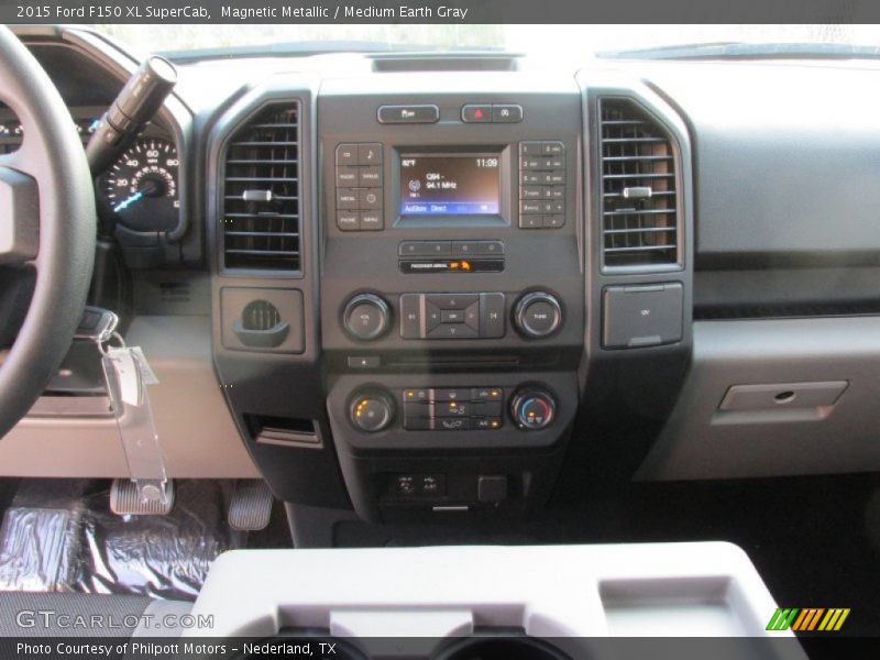 Magnetic Metallic / Medium Earth Gray 2015 Ford F150 XL SuperCab