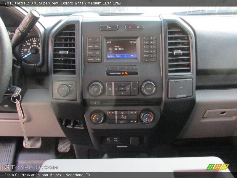 Oxford White / Medium Earth Gray 2015 Ford F150 XL SuperCrew