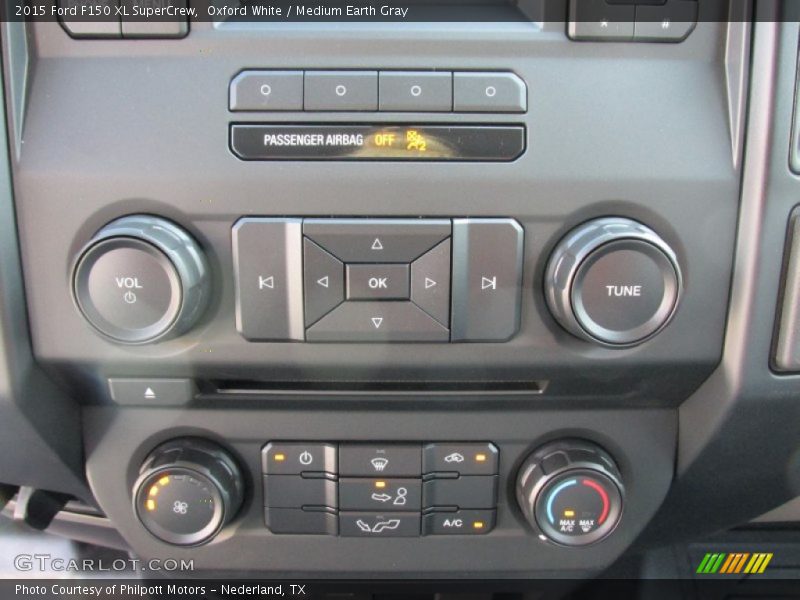 Oxford White / Medium Earth Gray 2015 Ford F150 XL SuperCrew