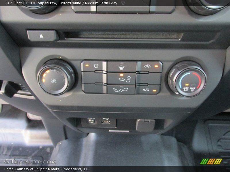 Oxford White / Medium Earth Gray 2015 Ford F150 XL SuperCrew