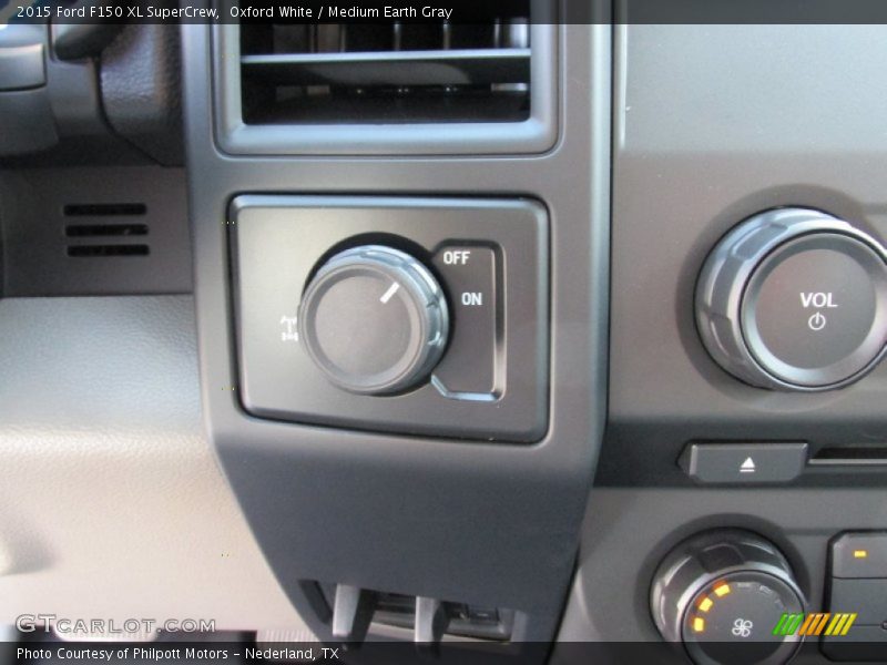 Oxford White / Medium Earth Gray 2015 Ford F150 XL SuperCrew