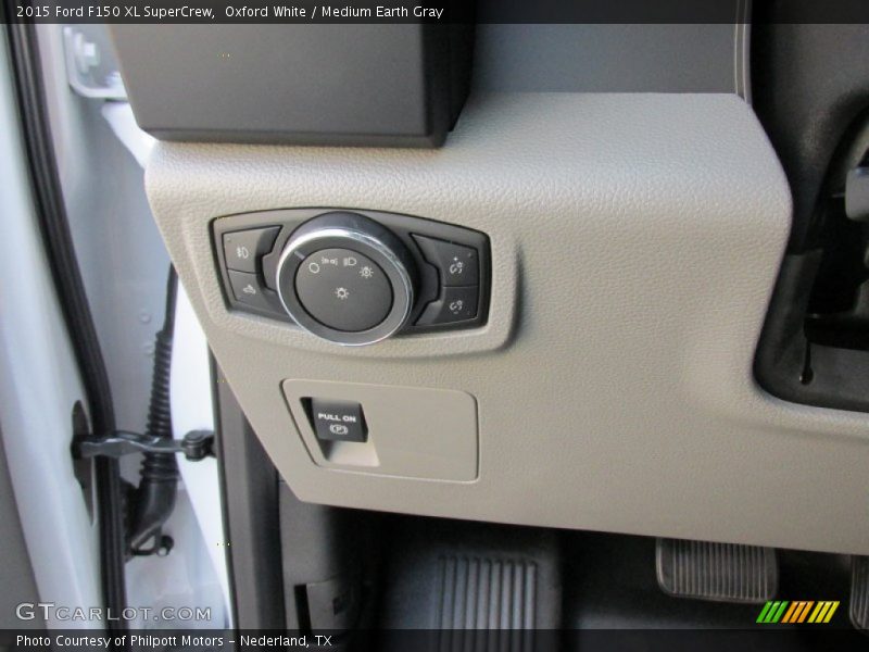 Oxford White / Medium Earth Gray 2015 Ford F150 XL SuperCrew
