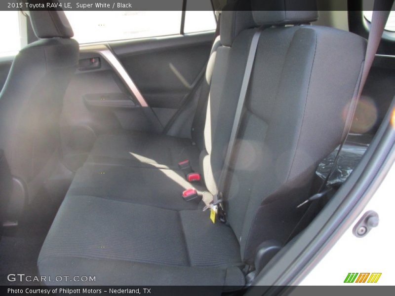 Super White / Black 2015 Toyota RAV4 LE