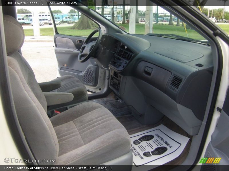 Super White / Gray 2000 Toyota Sienna LE