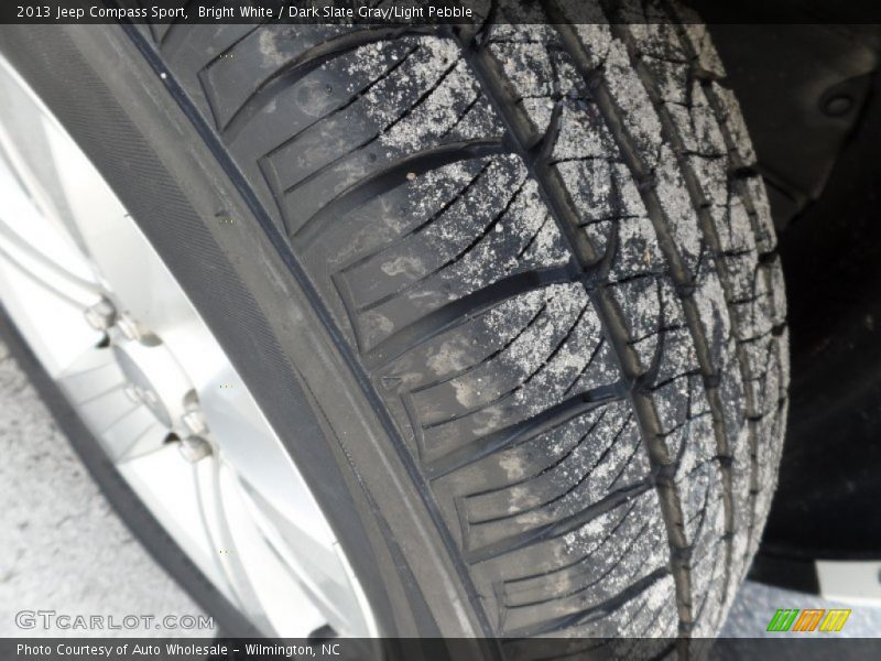 Bright White / Dark Slate Gray/Light Pebble 2013 Jeep Compass Sport