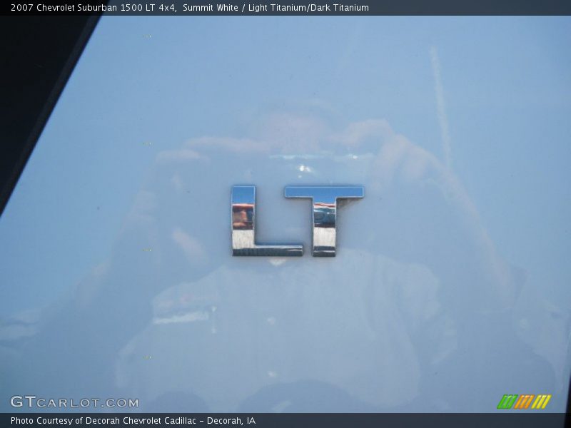 Summit White / Light Titanium/Dark Titanium 2007 Chevrolet Suburban 1500 LT 4x4