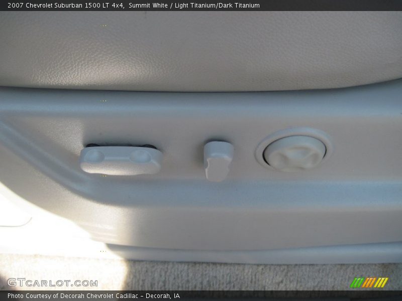 Summit White / Light Titanium/Dark Titanium 2007 Chevrolet Suburban 1500 LT 4x4