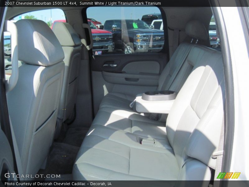 Summit White / Light Titanium/Dark Titanium 2007 Chevrolet Suburban 1500 LT 4x4