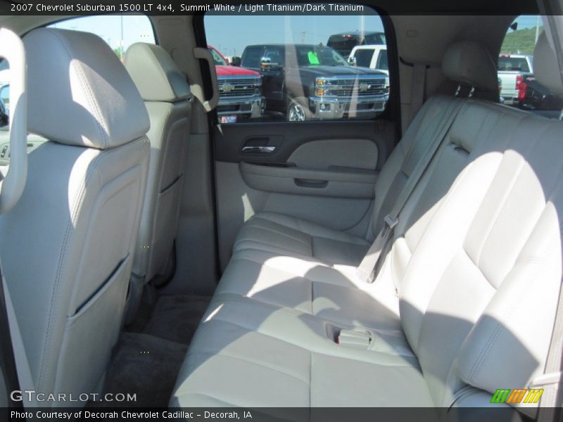 Summit White / Light Titanium/Dark Titanium 2007 Chevrolet Suburban 1500 LT 4x4