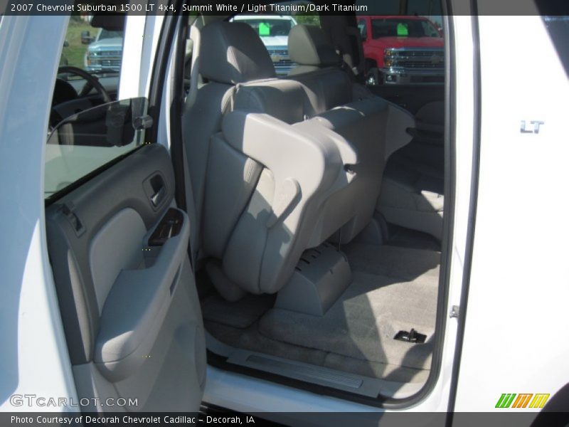 Summit White / Light Titanium/Dark Titanium 2007 Chevrolet Suburban 1500 LT 4x4