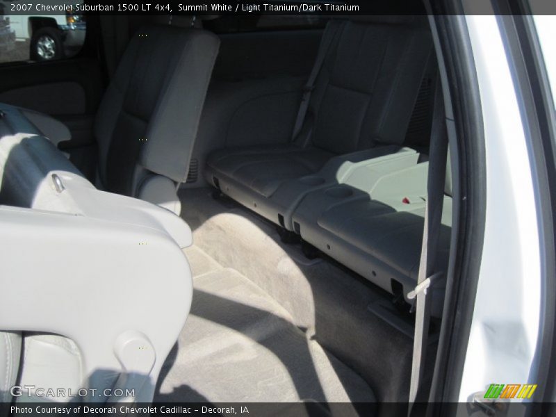 Summit White / Light Titanium/Dark Titanium 2007 Chevrolet Suburban 1500 LT 4x4