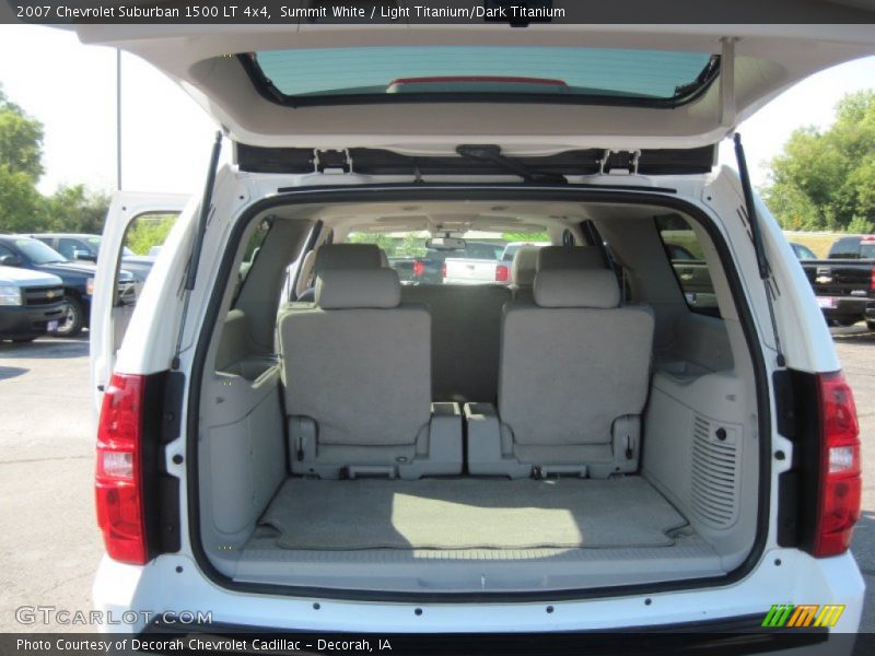 Summit White / Light Titanium/Dark Titanium 2007 Chevrolet Suburban 1500 LT 4x4