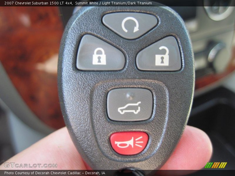 Summit White / Light Titanium/Dark Titanium 2007 Chevrolet Suburban 1500 LT 4x4