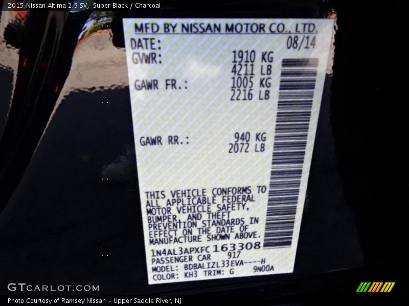 Super Black / Charcoal 2015 Nissan Altima 2.5 SV