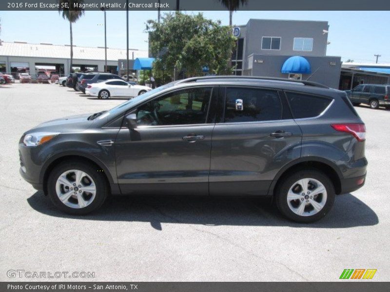 Magnetic Metallic / Charcoal Black 2016 Ford Escape SE