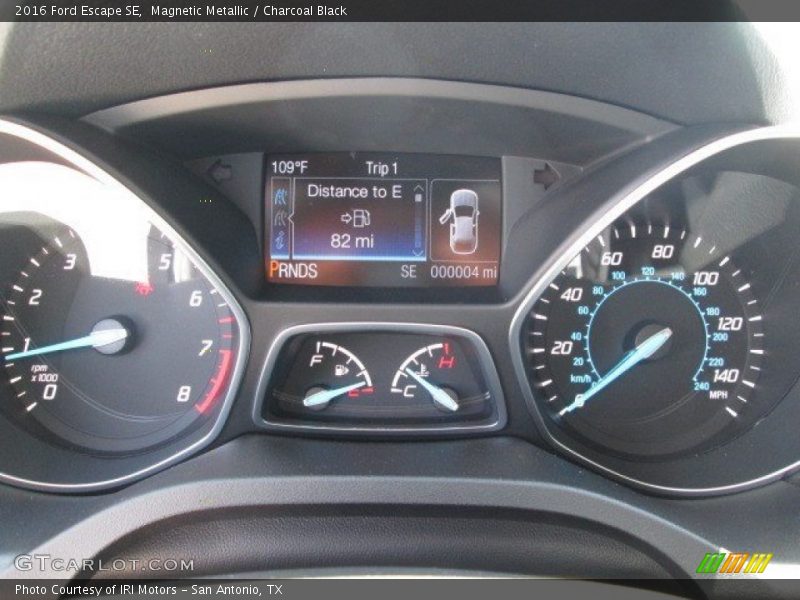 Magnetic Metallic / Charcoal Black 2016 Ford Escape SE