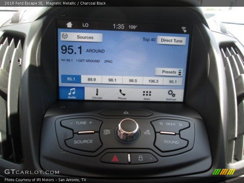 Magnetic Metallic / Charcoal Black 2016 Ford Escape SE