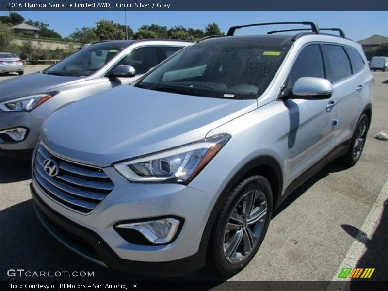 Front 3/4 View of 2016 Santa Fe Limited AWD