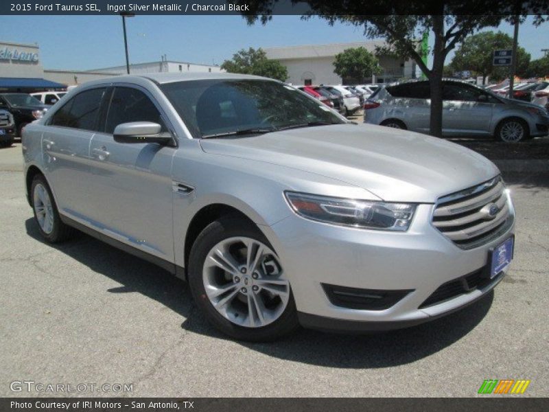 Ingot Silver Metallic / Charcoal Black 2015 Ford Taurus SEL