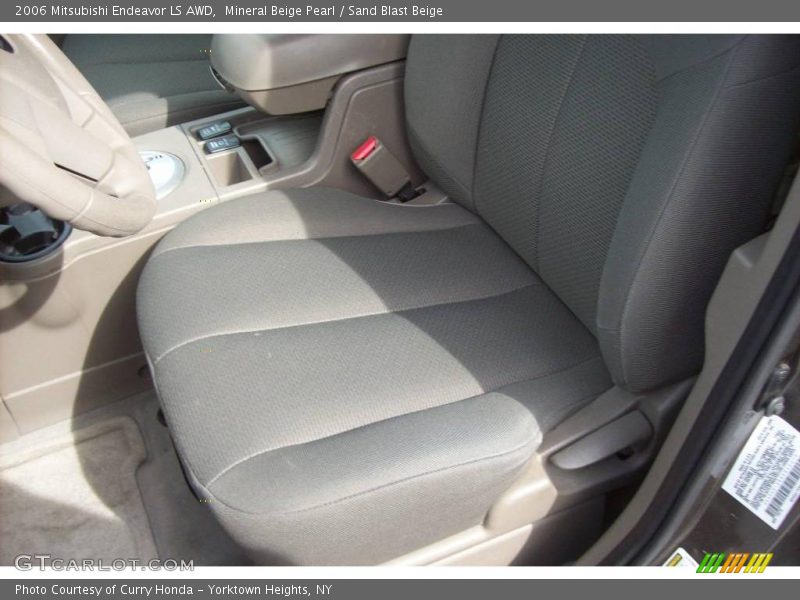 Mineral Beige Pearl / Sand Blast Beige 2006 Mitsubishi Endeavor LS AWD
