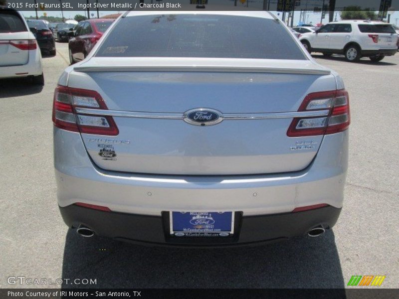 Ingot Silver Metallic / Charcoal Black 2015 Ford Taurus SEL