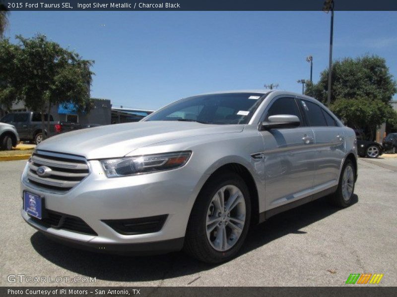 Ingot Silver Metallic / Charcoal Black 2015 Ford Taurus SEL