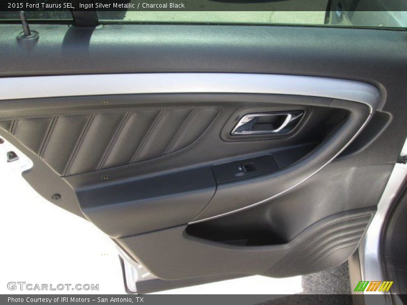 Ingot Silver Metallic / Charcoal Black 2015 Ford Taurus SEL