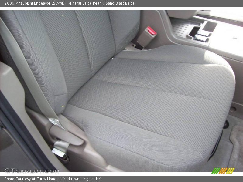 Mineral Beige Pearl / Sand Blast Beige 2006 Mitsubishi Endeavor LS AWD