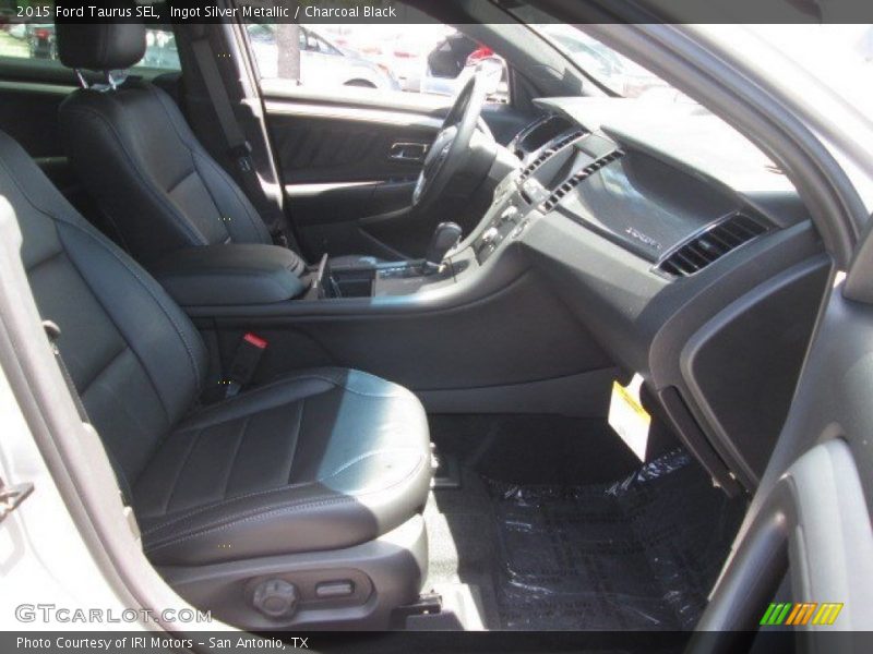 Ingot Silver Metallic / Charcoal Black 2015 Ford Taurus SEL