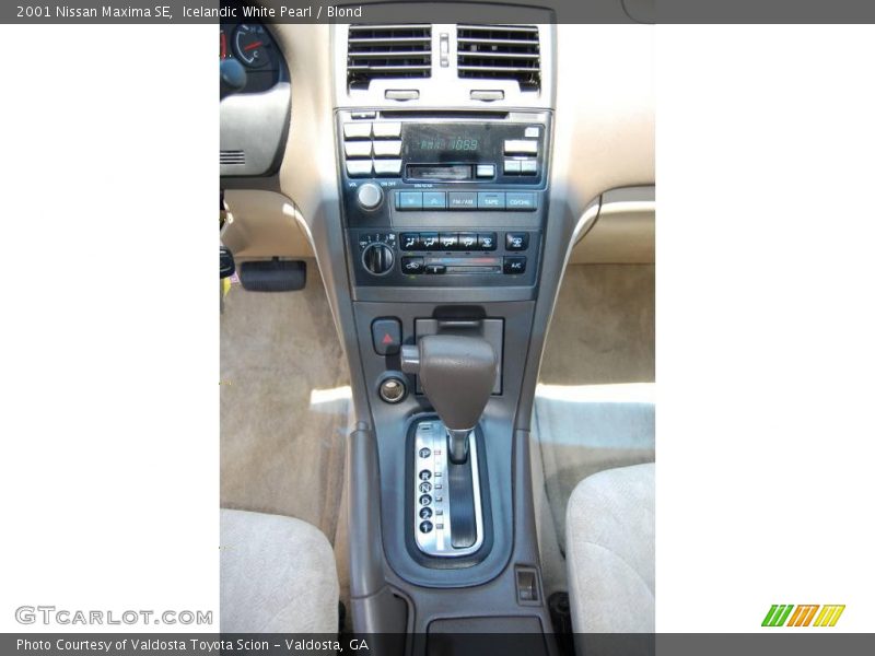Icelandic White Pearl / Blond 2001 Nissan Maxima SE