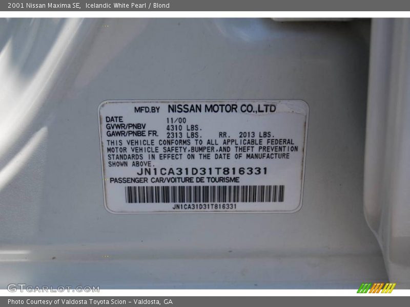 Icelandic White Pearl / Blond 2001 Nissan Maxima SE