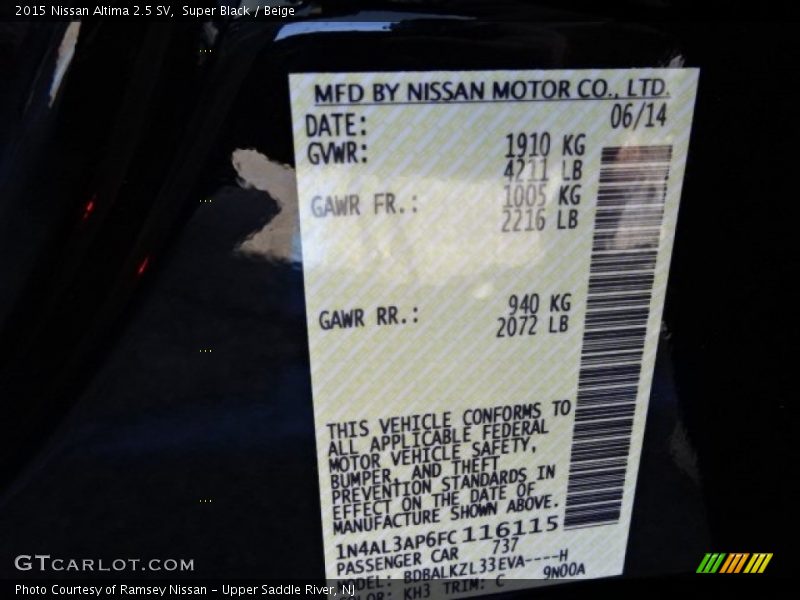 Super Black / Beige 2015 Nissan Altima 2.5 SV