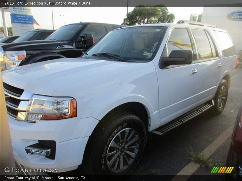 Oxford White / Dune 2015 Ford Expedition XLT